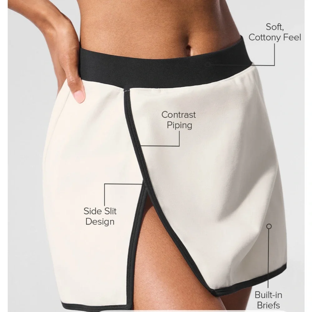 alo yoga Airbrush Streamlined Skirt Ivory/Beige